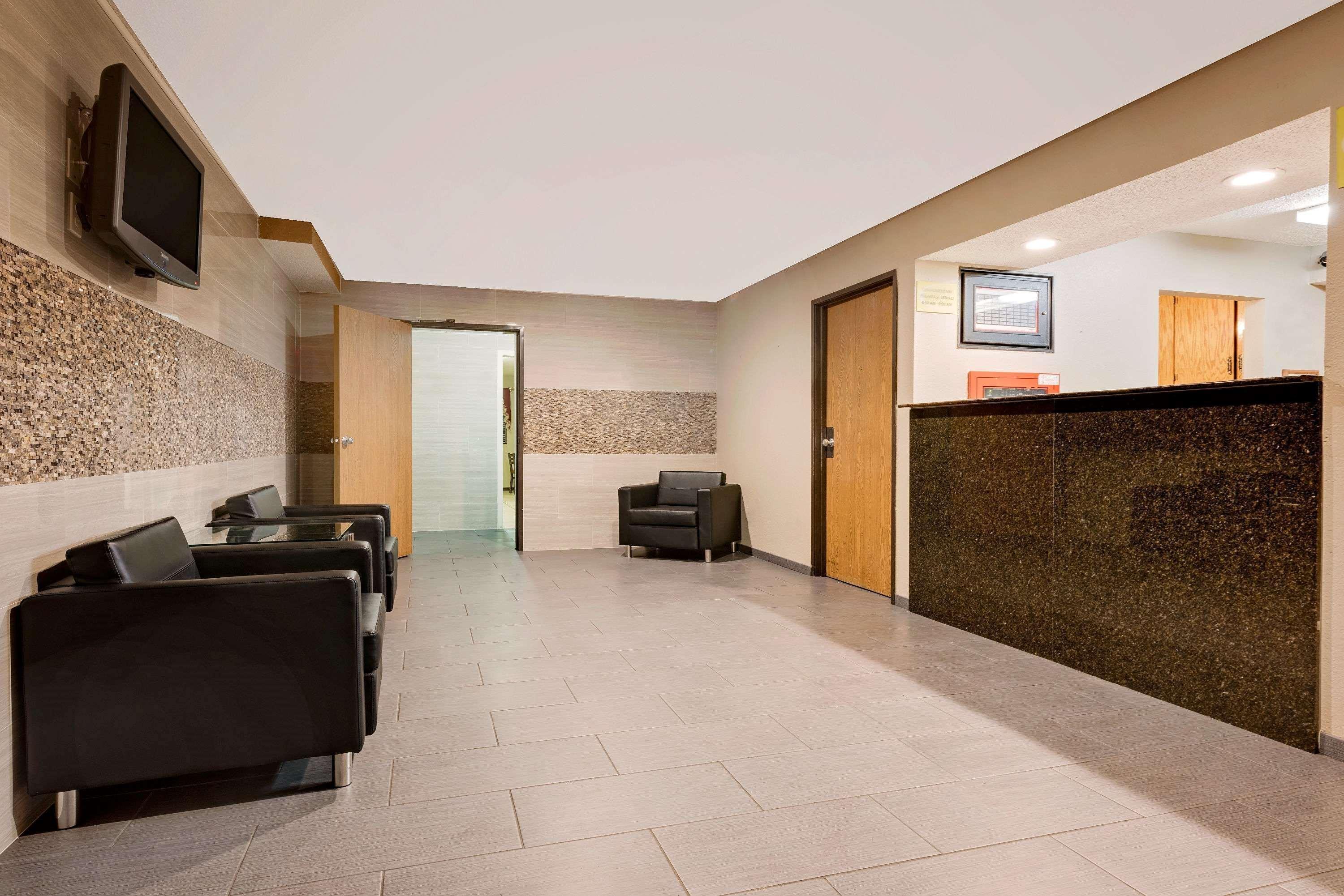 Super 8 By Wyndham Mentor/Cleveland Area Hotell Exteriör bild
