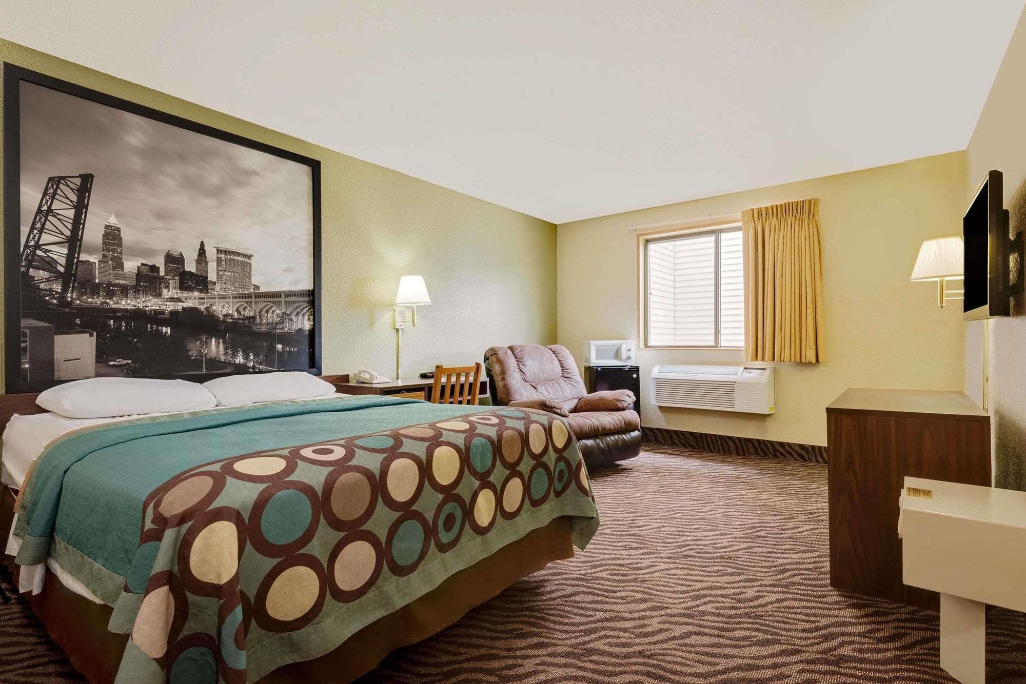 Super 8 By Wyndham Mentor/Cleveland Area Hotell Exteriör bild